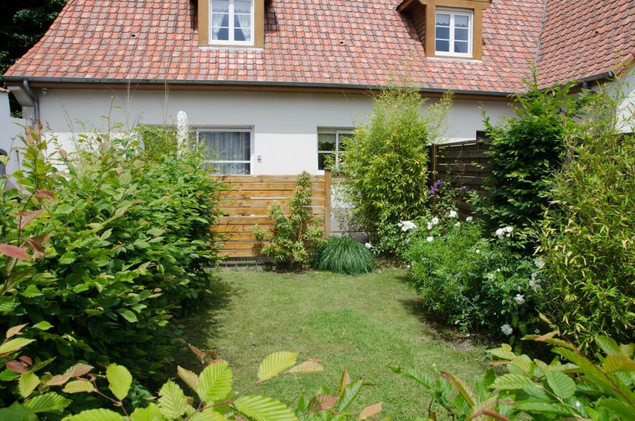 Whitley Cottage Condette Exterior photo